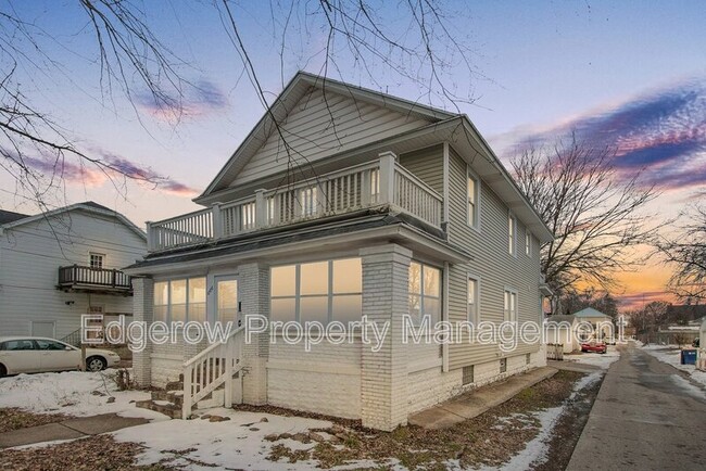 property at 666 Myrtle St NW