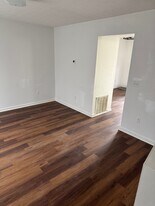 1003 Whipporwill Dr in Berea, KY - Building Photo