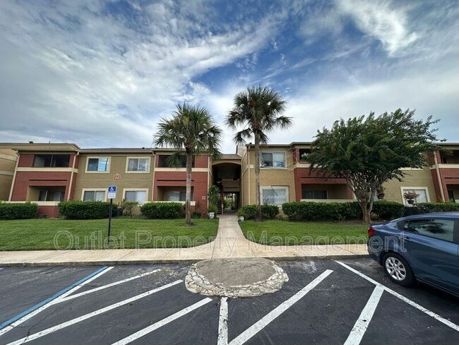 property at 670 Kenwick Cir