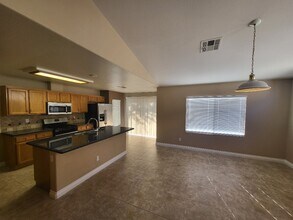 4461 Wellsboro St in Las Vegas, NV - Foto de edificio - Building Photo