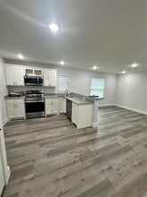 406 W 6th St in Bonham, TX - Building Photo - Building Photo