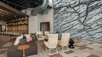 9100 Tequila Sunrise Dr in Sarasota, FL - Foto de edificio - Building Photo