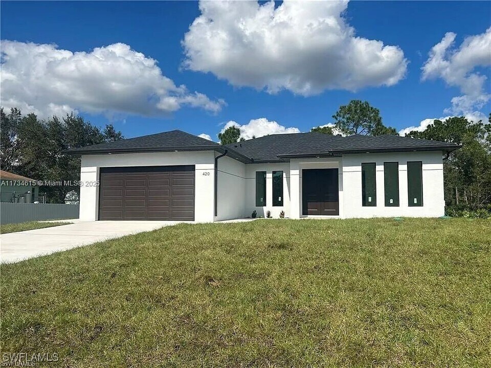 3420 28th St W in Lehigh Acres, FL - Building Photo