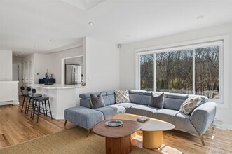 14 Old Trail Rd in Water Mill, NY - Building Photo - Building Photo