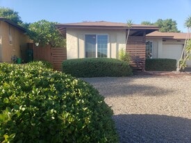 4564 Beverly Glen Dr in Oceanside, CA - Building Photo