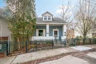 1653 Suburban Ave in Pittsburgh, PA - Building Photo - Building Photo