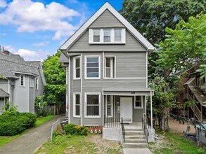 133 Davenport Ave in New Haven, CT - Building Photo - Building Photo