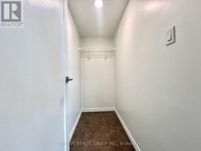 1288 Commissioners Rd W in London, ON - Building Photo - Building Photo