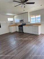 1905 John St in Modesto, CA - Building Photo