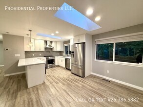 11120 127th Pl NE in Kirkland, WA - Building Photo - Building Photo