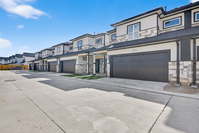 12319 New Jordan Ln in Cypress, TX - Foto de edificio - Building Photo