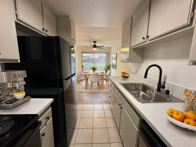 10140 Mountair Ave in Los Angeles, CA - Building Photo - Building Photo