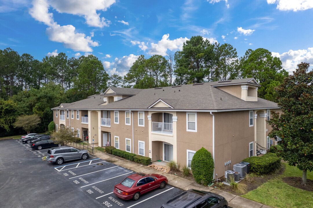 Merrill Pines Condos in Jacksonville, FL - Building Photo