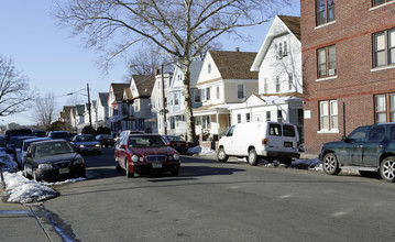 272 Gregory Ave in Passaic, NJ - Building Photo - Building Photo