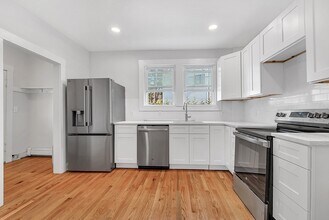 726 Highland Ave in Needham, MA - Building Photo - Building Photo