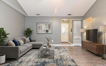 5855 Cliffmont Dr in San Antonio, TX - Foto de edificio - Building Photo