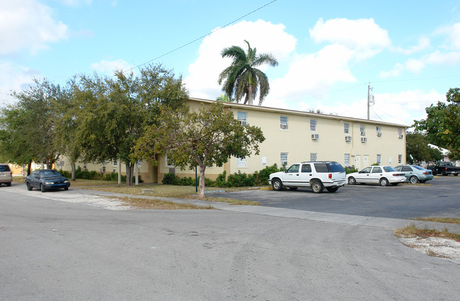 Arjor Gardens in Homestead, FL - Building Photo - Building Photo