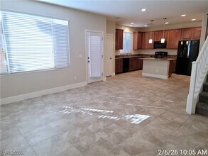 10449 Yew Blossom Ave in Las Vegas, NV - Building Photo - Building Photo