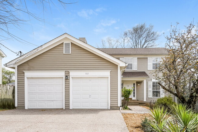 property at 905 Traceton Ct