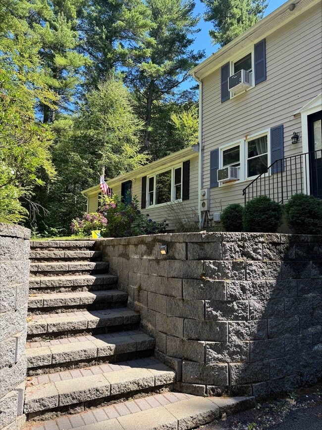 11 Beebe Ln in Merrimack, NH - Building Photo - Building Photo