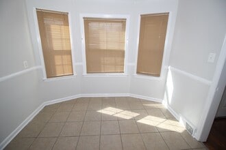 22480 Lambrecht Ave in Eastpointe, MI - Building Photo - Building Photo