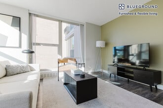 5600 N Sheridan Rd in Chicago, IL - Building Photo - Building Photo