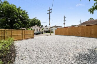 2700 Soniat St in New Orleans, LA - Building Photo - Building Photo