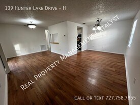 139 Hunter Lake Dr in Oldsmar, FL - Building Photo