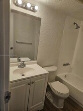 8001 W 6th Ave in Hialeah, FL - Building Photo - Building Photo
