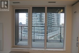 1 Quarrington Ln in North York, ON - Building Photo - Building Photo