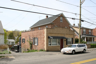 54 Pemberwick Rd in Greenwich, CT - Building Photo