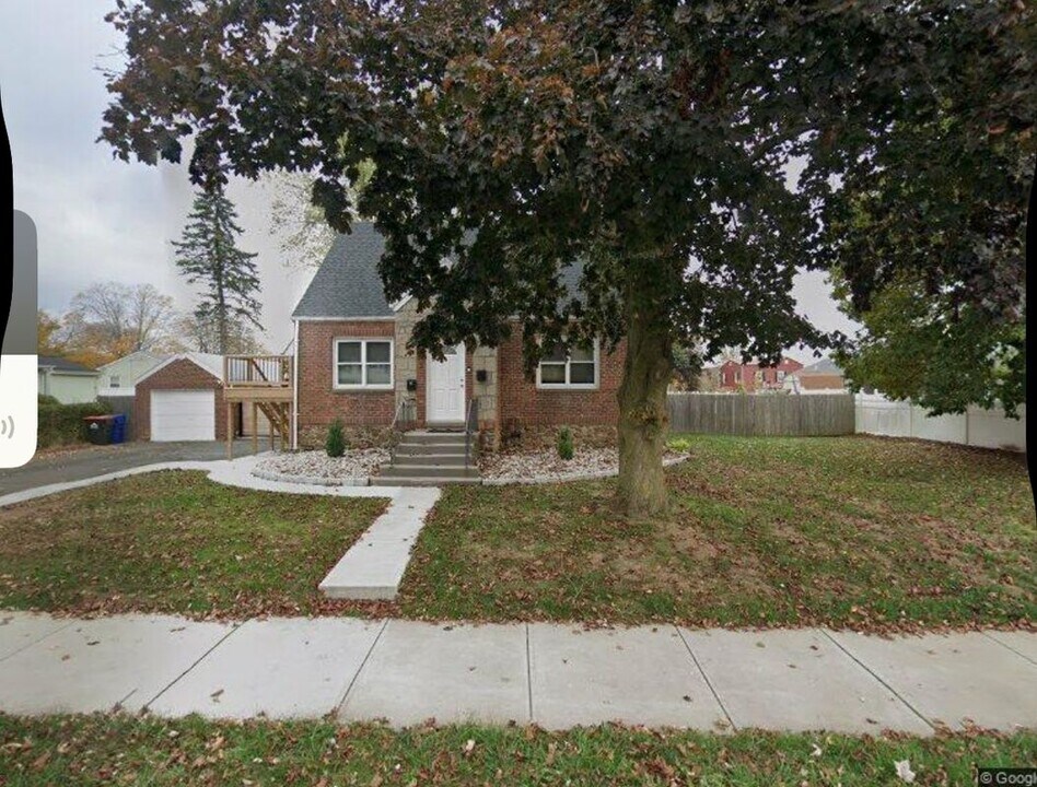 73 Gravel St in Meriden, CT - Building Photo