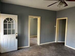 103 N 10th St in Pekin, IL - Building Photo - Building Photo