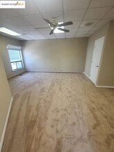 134 Oak St in Brentwood, CA - Building Photo - Building Photo