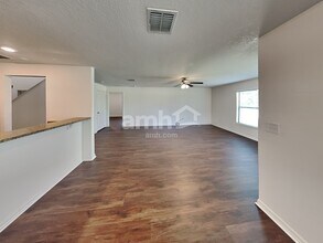 812 Chatham Walk Dr in Ruskin, FL - Building Photo - Building Photo