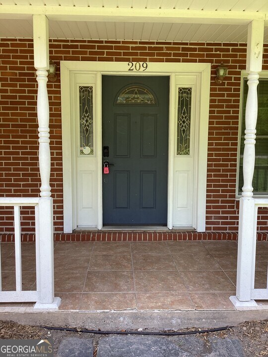 209 Bryant St W in St. Marys, GA - Building Photo
