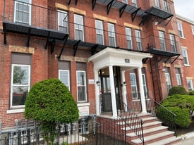 197 Appleton St, Unit 123 in Lowell, MA - Building Photo