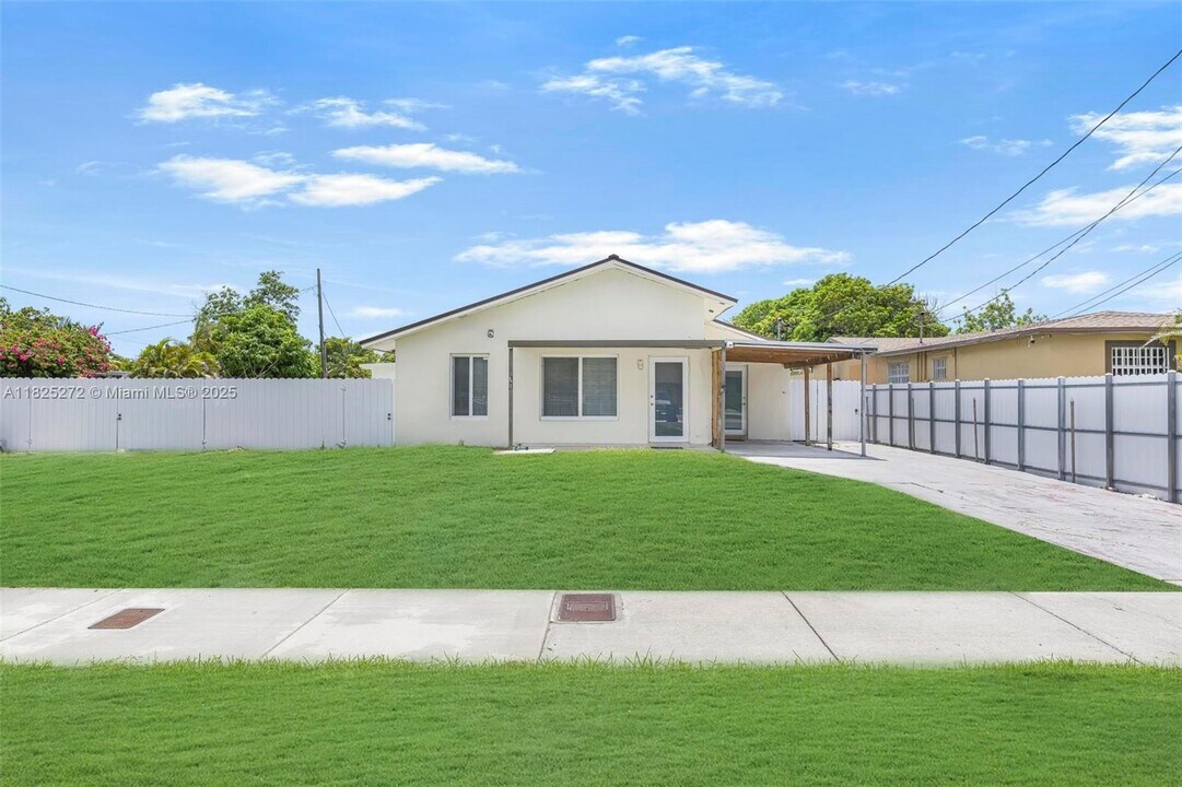 16330 NW 45th Ave in Opa Locka, FL - Building Photo