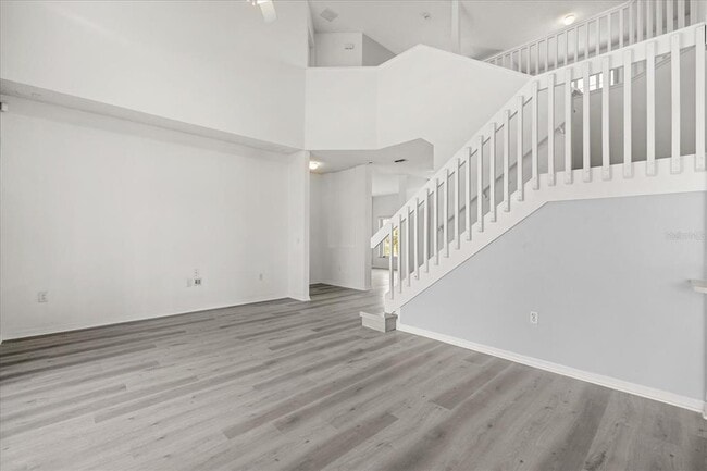 521 Bromley Ct in Kissimmee, FL - Foto de edificio - Building Photo