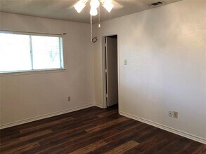 2003 Glenn Ln in Glenn Heights, TX - Building Photo - Building Photo