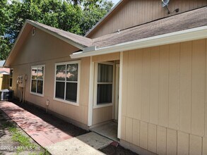 3510 Rain Forest Dr W in Jacksonville, FL - Building Photo - Building Photo