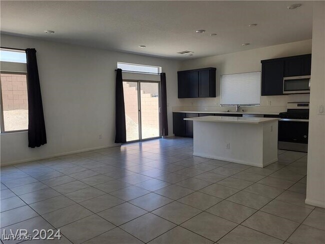 10401 Joaquin Fire St in Las Vegas, NV - Building Photo - Building Photo