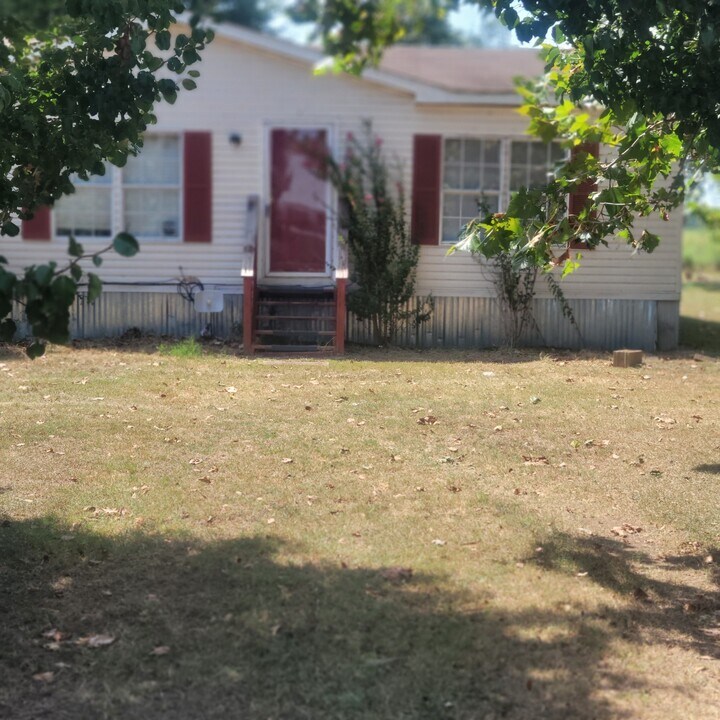 216 Jackson Rd 185 in Newport, AR - Building Photo