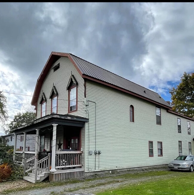 252 Forest Ave, Unit 3 in Bangor, ME - Building Photo - Building Photo