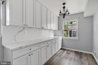 4194 Pleasant Meadow Ct in Chantilly, VA - Building Photo - Building Photo