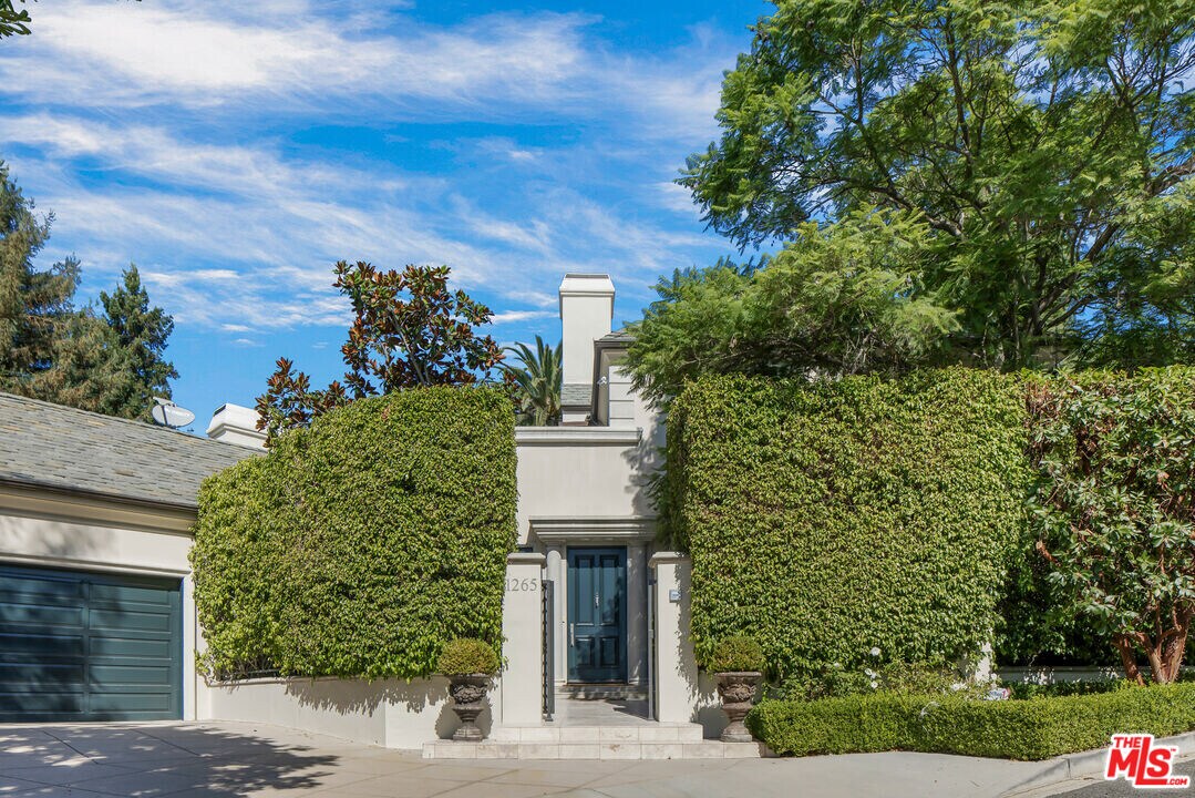 1265 Leona Dr in Beverly Hills, CA - Building Photo