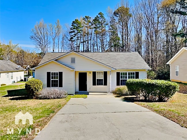 829 Woodland Ln