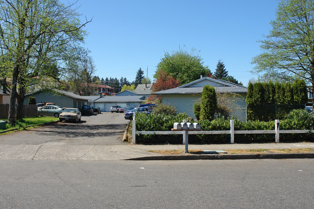 1309-1323 183rd Ave in Portland, OR - Building Photo