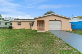 39211 5th Ave, Unit 209B2 in Zephyrhills, FL - Building Photo - Building Photo