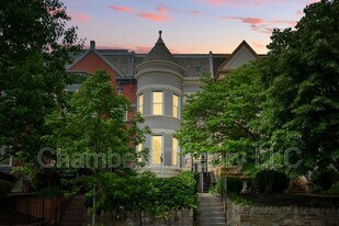 136 R St NE in Washington, DC - Building Photo